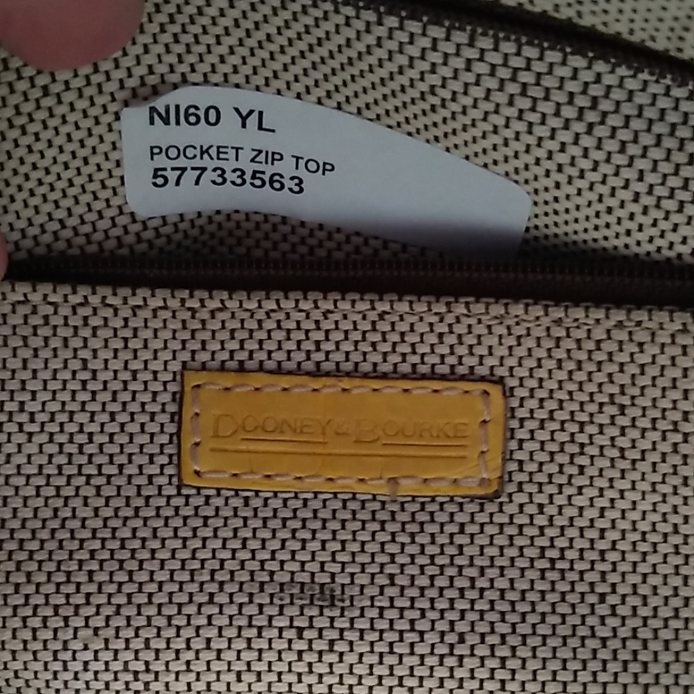 Dooney & Bourke Nile collection purse - Picture 4 of 5